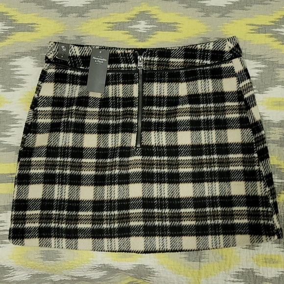 Mini Skirt - Picture 2 of 2